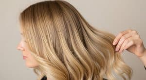 Read more about the article Ketoconazole Shampoo (Nizoral): Uses, Benefits & Side Effects