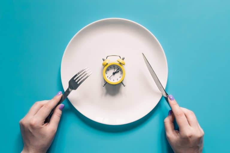 Read more about the article Water Fasting: Benefits, Risks, and How to Do It