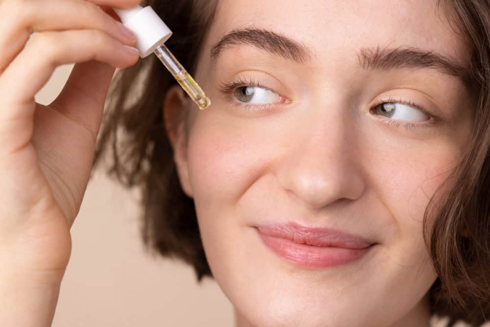 Exosome Serum: How It Can Amplify Your Existing Skincare Routine - How Exosome Serum Works 2 How Exosome Serum Works